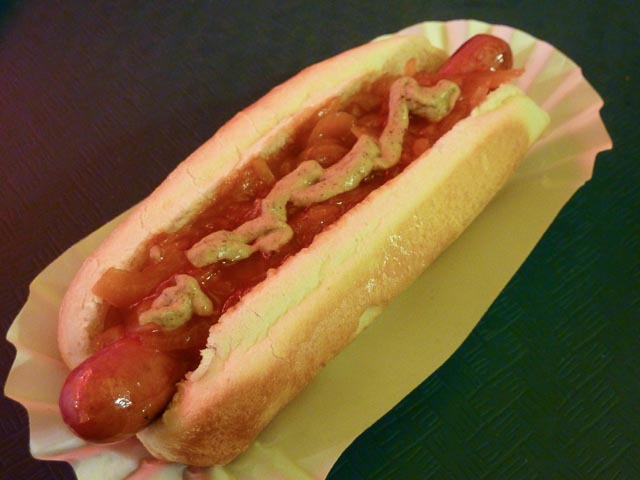 Papaya King Hotdog 2